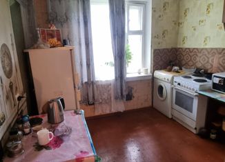 Продаю однокомнатную квартиру, 32 м2, поселок городского типа Емельяново, улица Аэропорт, 4