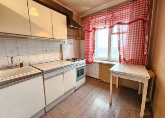 Продажа 2-комнатной квартиры, 43.6 м2, Великие Луки, улица Ботвина, 1