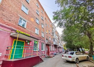 Продаю 3-ком. квартиру, 60 м2, Омская область, улица Труда, 21