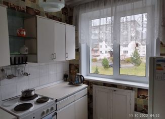 Продам 3-комнатную квартиру, 61.5 м2, поселок городского типа Зеленогорский, Центральная улица, 17