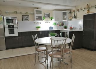 Продается 3-ком. квартира, 70 м2, село Подстёпки, Советская улица, 3А