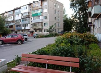 Продам 2-ком. квартиру, 44 м2, Алтайский край, улица Георгия Исакова, 202