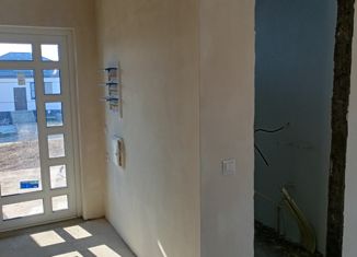 Продаю однокомнатную квартиру, 98 м2, станица Натухаевская, улица Хлеборобов, 34А