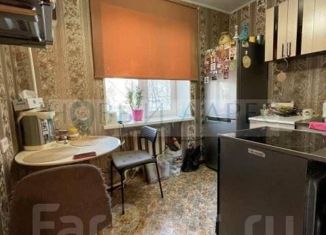 Продаю 2-комнатную квартиру, 43 м2, Большой Камень, улица Карла Маркса, 10А