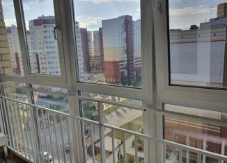 Продаю 3-комнатную квартиру, 110 м2, Тюмень, улица Прокопия Артамонова, 5