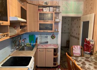 Продам 4-комнатную квартиру, 82 м2, Сосновоборск, улица Ленинского Комсомола, 18