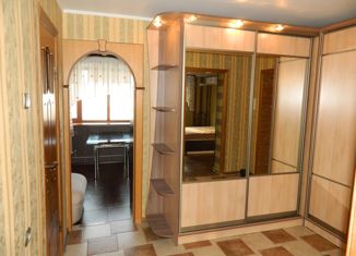 Продается двухкомнатная квартира, 59.8 м2, Строитель, улица Ленина, 13А