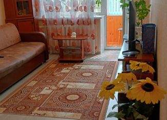 Трехкомнатная квартира на продажу, 53 м2, Заинск, улица М. Никифорова, 73