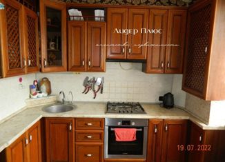 Продам 2-ком. квартиру, 51.3 м2, Строитель, Березовая улица, 3