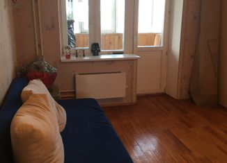 Продам 2-комнатную квартиру, 46 м2, Екатеринбург, улица Красных Командиров, 17, метро Проспект Космонавтов