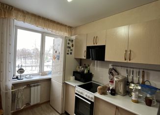 Продается двухкомнатная квартира, 40 м2, Абакан, проспект Дружбы Народов, 57