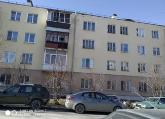 Продам четырехкомнатную квартиру, 87 м2, Екатеринбург, улица Красных Борцов, 1, улица Красных Борцов