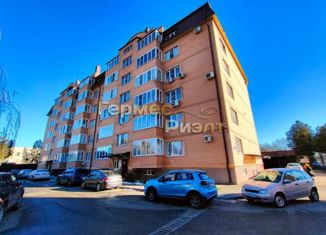 Продам двухкомнатную квартиру, 81.2 м2, Ессентуки, Октябрьская площадь, 31Г