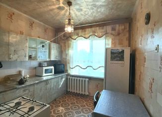 Продается трехкомнатная квартира, 66.3 м2, рабочий посёлок Кадуй, улица Строителей, 19