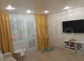 Продам 2-комнатную квартиру, 54 м2, Челябинская область, улица Братьев Кашириных, 97