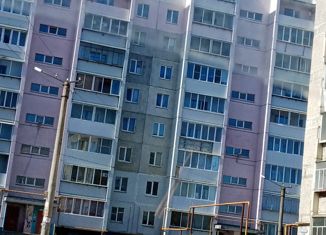 Двухкомнатная квартира на продажу, 57 м2, Челябинская область, Российская улица, 8
