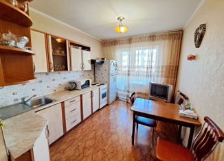 Продается трехкомнатная квартира, 64 м2, поселок Береговой, улица Бабкина, 1