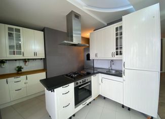 Продам двухкомнатную квартиру, 93.7 м2, Якутск, улица Короленко, 19, Центральный округ