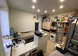 Продается 2-ком. квартира, 48 м2, Гатчина, улица Бородина, 48