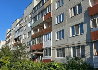 2-ком. квартира на продажу, 53 м2, Псковская область, Красноармейская улица, 15