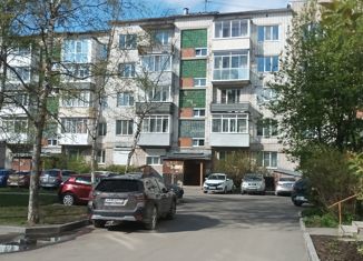 Продаю 3-ком. квартиру, 78 м2, Вологда, Октябрьская улица, 13А