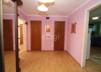 Продам четырехкомнатную квартиру, 117 м2, Ялуторовск, улица Революции, 181