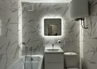 Продаю однокомнатную квартиру, 36 м2, посёлок городского типа Усть-Донецкий, Промышленная улица, 14