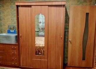 Продам 2-ком. квартиру, 40.5 м2, рабочий посёлок Октябрьский, Крупская улица, 2