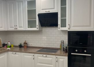 Продаю 3-ком. квартиру, 75.7 м2, Железногорск, улица Генерала Царевского, 3