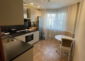 Продаю двухкомнатную квартиру, 52 м2, Москва, улица Раменки, 31, улица Раменки