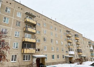Продается 3-ком. квартира, 62 м2, Камышлов, Карловарская улица, 2А