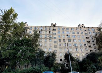 Продаю четырехкомнатную квартиру, 63 м2, Москва, Клинская улица, 15, САО