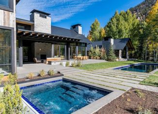 Продаю дом, 330 м2, село Казачий Брод