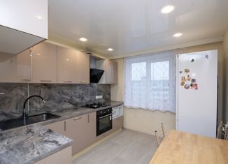 Продажа 3-ком. квартиры, 70 м2, Нижний Новгород, улица Минеева, 33, улица Минеева