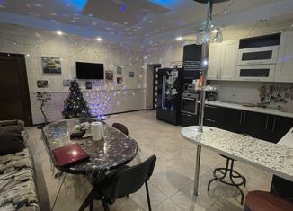 Продаю дом, 184 м2, Белореченск, улица Луценко, 215