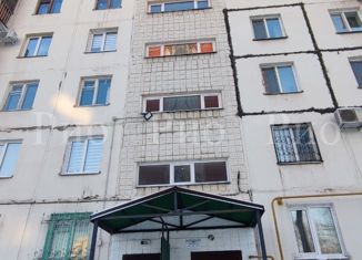 Продается 4-комнатная квартира, 64.2 м2, Омск, улица Добровольского, 3, Центральный округ