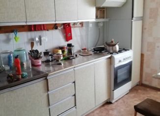 Трехкомнатная квартира на продажу, 62 м2, Ишимбай, улица Блохина, 50