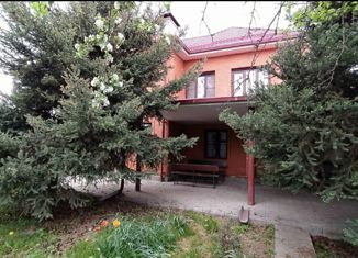Продаю дом, 170 м2, Кабардино-Балкариия, улица Атажукина, 51