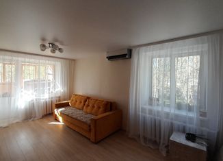 Продам 2-комнатную квартиру, 53 м2, Нижегородская область, улица Адмирала Васюнина, 11