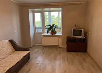 Продам 2-ком. квартиру, 60 м2, село Раевский, Переездная улица, 1А