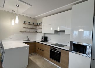 Продается 2-комнатная квартира, 61.6 м2, Киров, Октябрьский проспект, 117, ЖК Алые Паруса