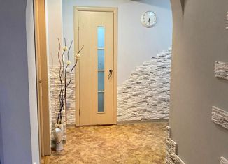 Трехкомнатная квартира на продажу, 82.2 м2, Новочебоксарск, улица Строителей, 27, ЖК Спутник