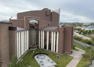 Сдам в аренду трехкомнатную квартиру, 118 м2, Красноярск, улица Ленина, 20, Центральный район