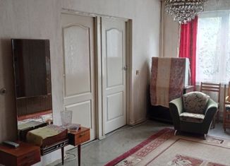 Трехкомнатная квартира в аренду, 51 м2, Санкт-Петербург, улица Лётчика Пилютова, 48