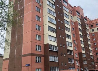 Продаю двухкомнатную квартиру, 72 м2, Челябинск, Новороссийская улица, 18А