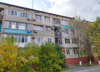 Продается 4-ком. квартира, 72.7 м2, Элиста, 2-й микрорайон, 19, 2-й микрорайон