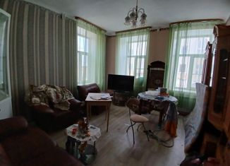 Продается 2-комнатная квартира, 39 м2, Боровичи, Коммунарная улица, 41