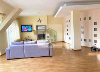 Сдаю в аренду 4-ком. квартиру, 180 м2, Владивосток, Комсомольская улица, 27Д