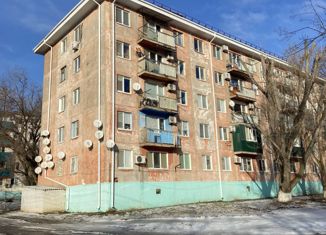 Продается 2-комнатная квартира, 41.8 м2, Элиста, улица Юрия Клыкова, 136, 2-й микрорайон