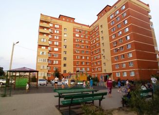 Продаю четырехкомнатную квартиру, 78 м2, Элиста, 10-й микрорайон, 15к3, 10-й микрорайон